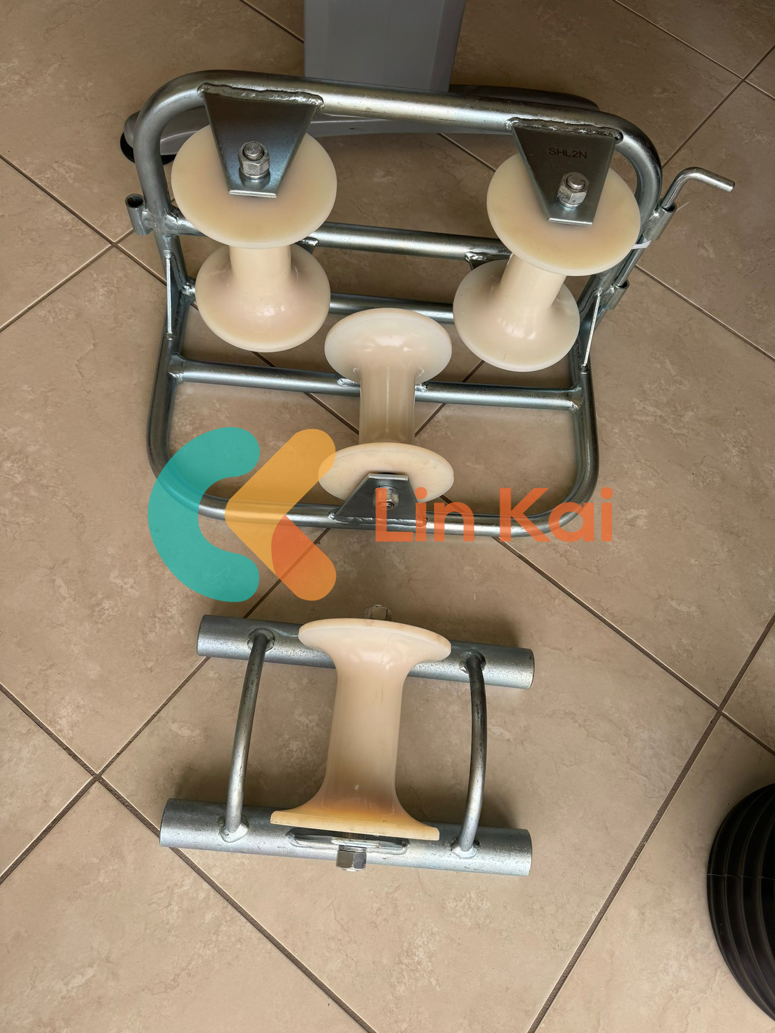 อะไรคือฟังก์ชั่นหลักของลูกกลิ้งกราวด์สายเคเบิล?